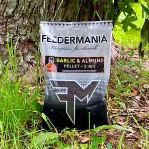 Feedermania Silver Pellet 2mm Garlic and Almond / Pellet