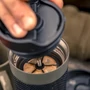 Kép 2/8 - Trakker Armolife Thermal Coffee Press Mug / Dugattyús kávéfőző termosz